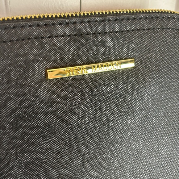 Steve Madden Maggie Saffiano Crossbody - Picture 9 of 10